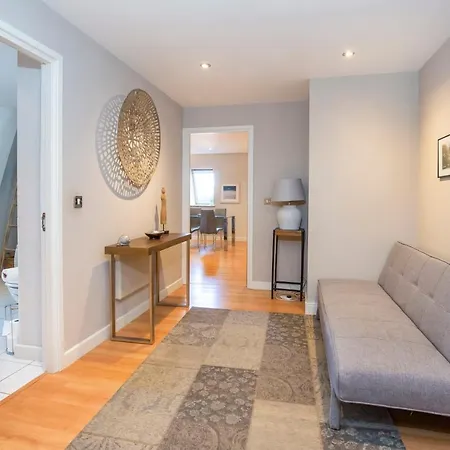 Vakantiehuis 79 Centurion Square With Parking & Lift