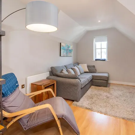 79 Centurion Square With Parking & Lift